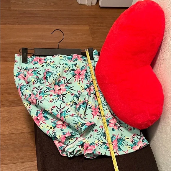 #1415=H&M Floral Skater Skirt in Pink and Green - Picture 6 of 11